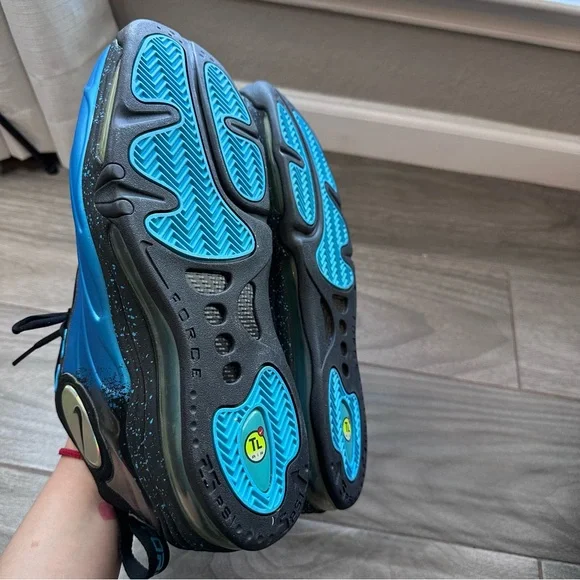 Nike Blue and Black Athletic Shoes - Picture 6 of 12